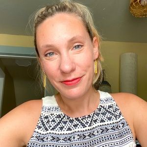 Meet your Posher, Liz